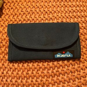 Kavu navy big spender wallet